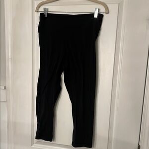 Lululemon Black Leggings 21”​